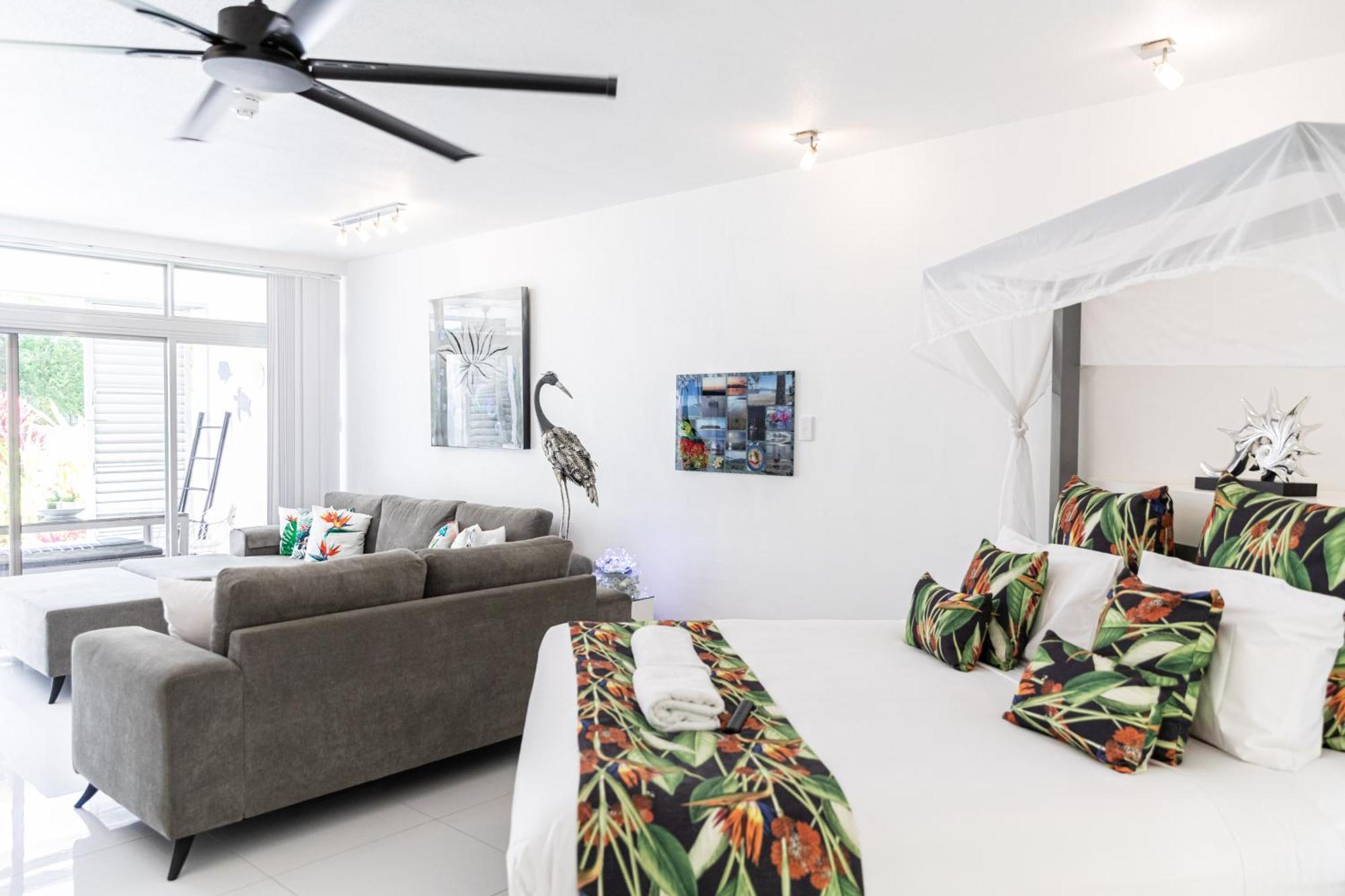 Aparthotel Club Tropical - Official Onsite Reception & Check In