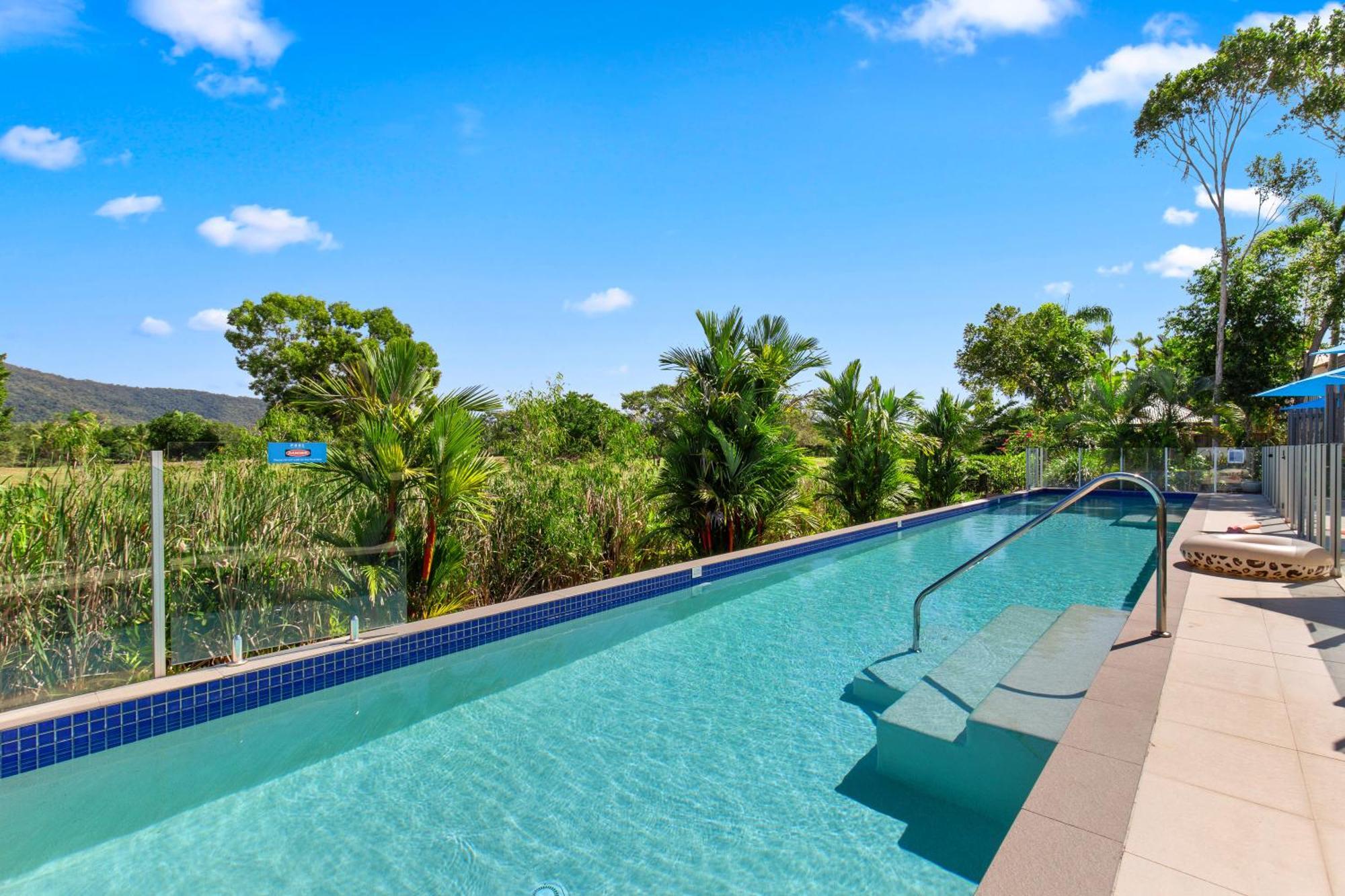 Aparthotel Pool