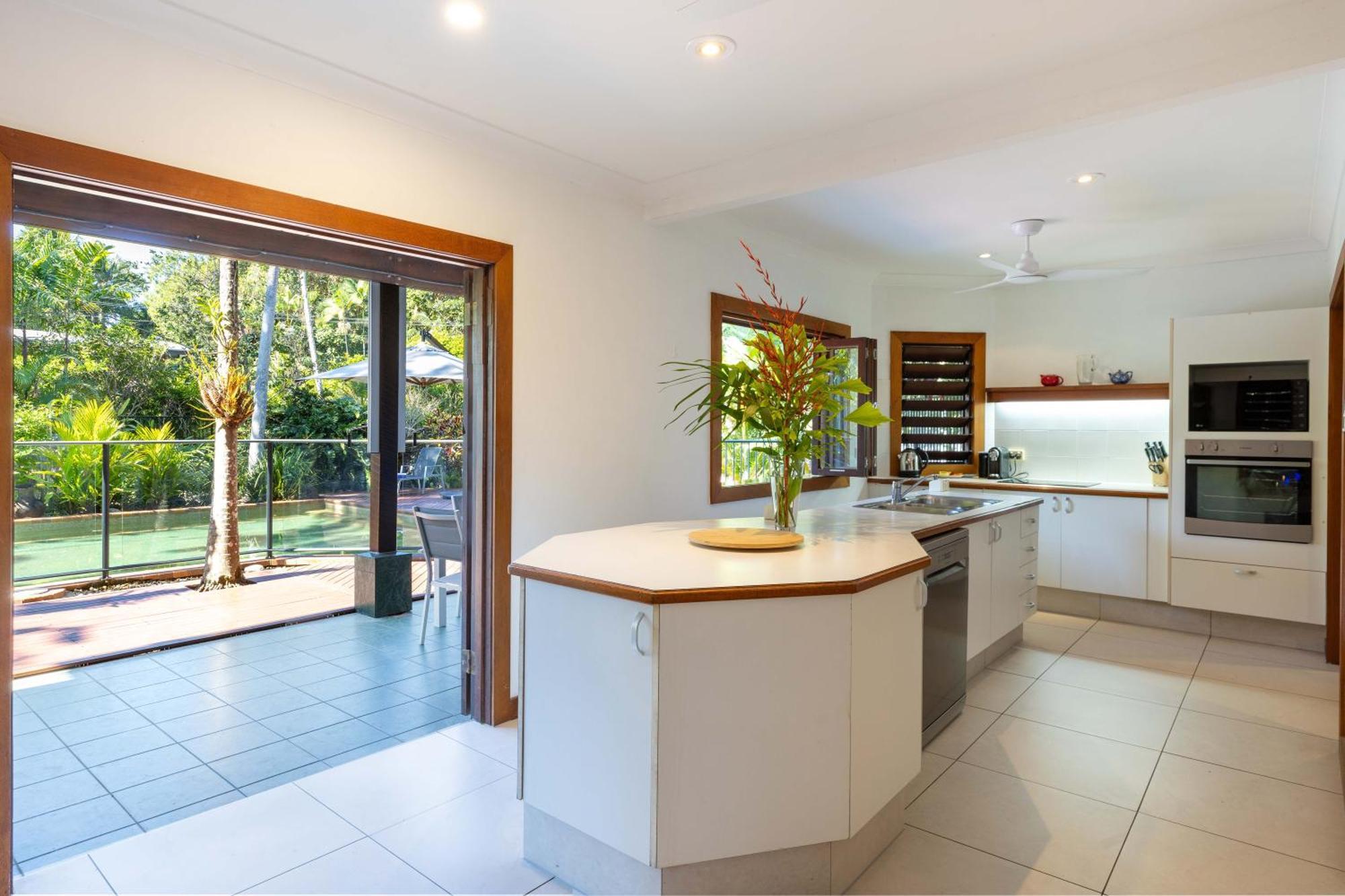 23 Solander Boulevard - Family By The Holiday home Port Douglas