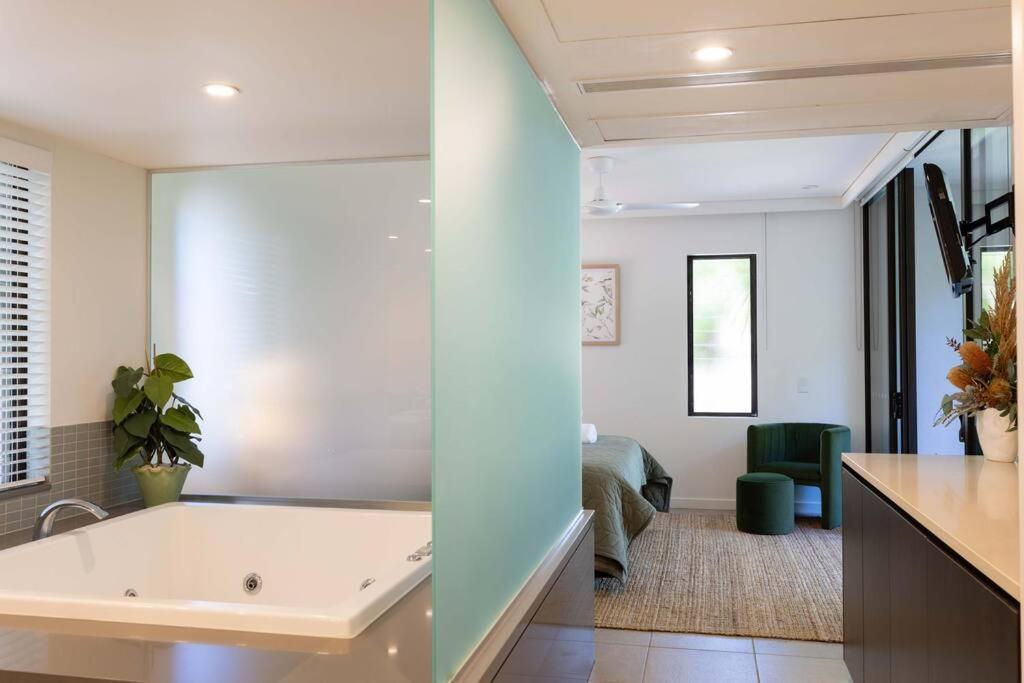 Luxury Beachside 3 Bedroom Sea Temple With Private Roof Terrace Apartment *