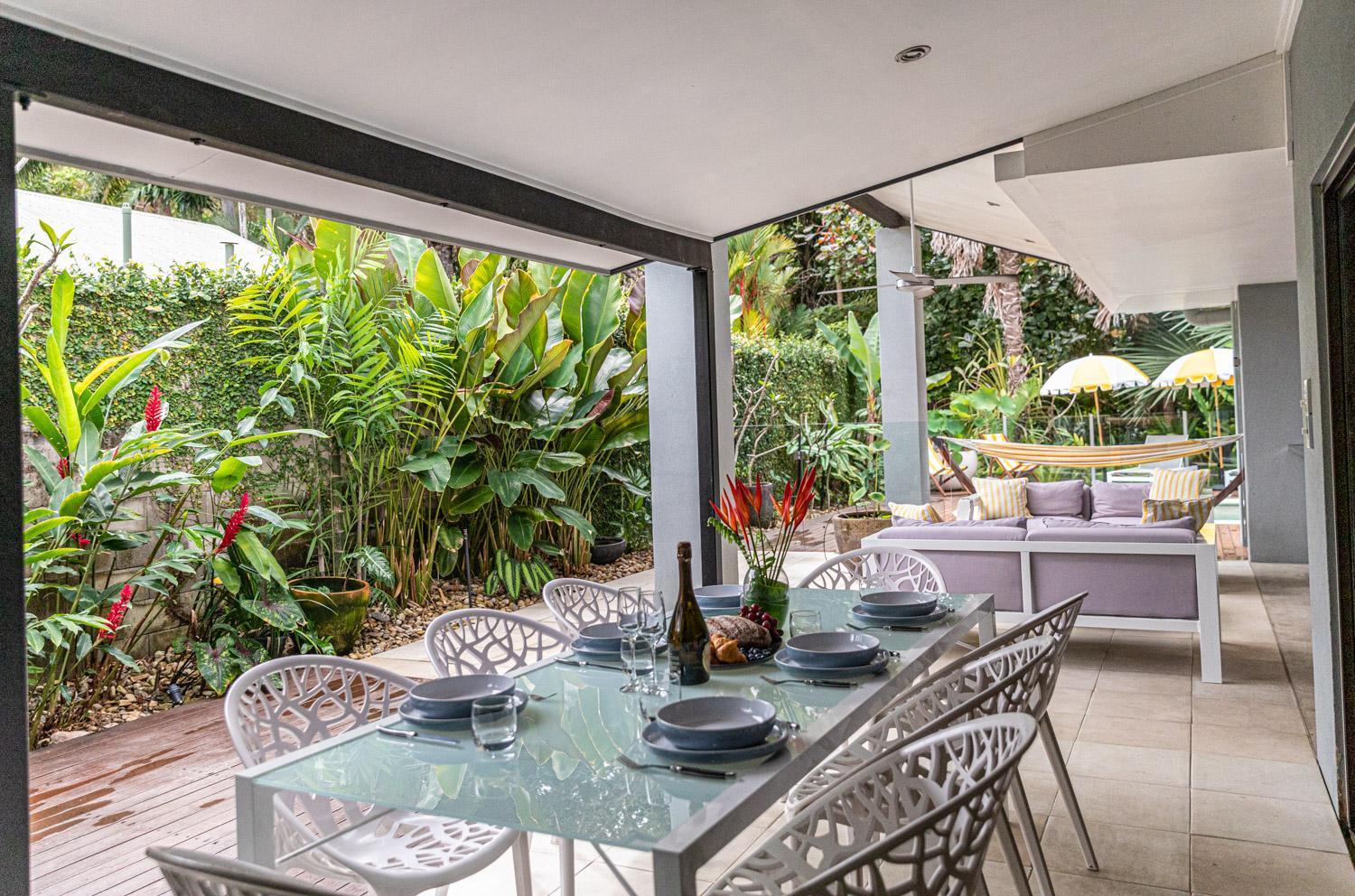 Villa Nava Chic Pool Oasis, Steps From The Port Douglas