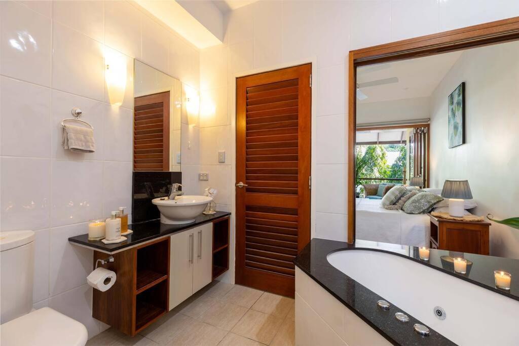 Savannah Elua * Port Douglas