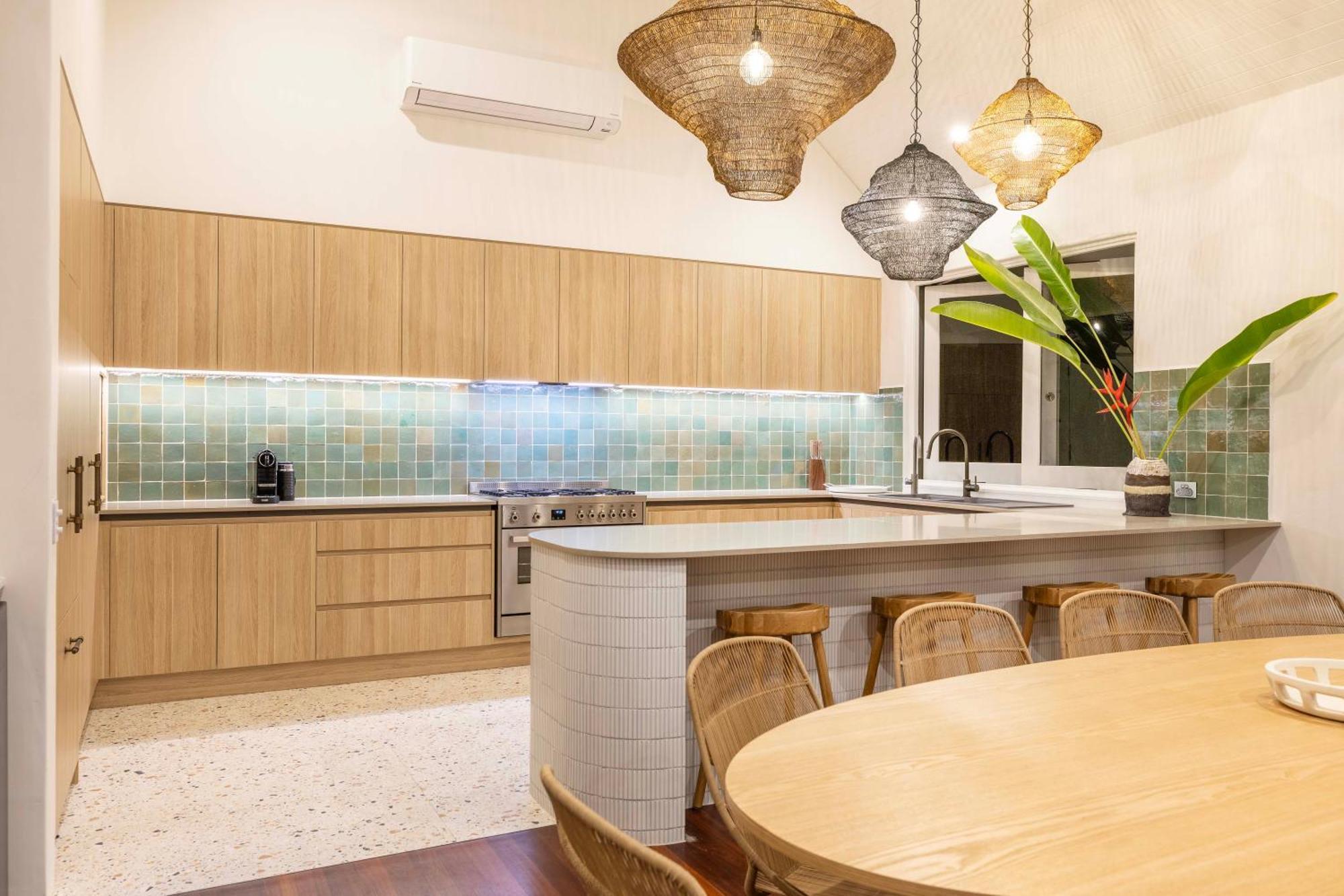 Sea Pavilion - Luxury Sleeps 12 Guests * Port Douglas