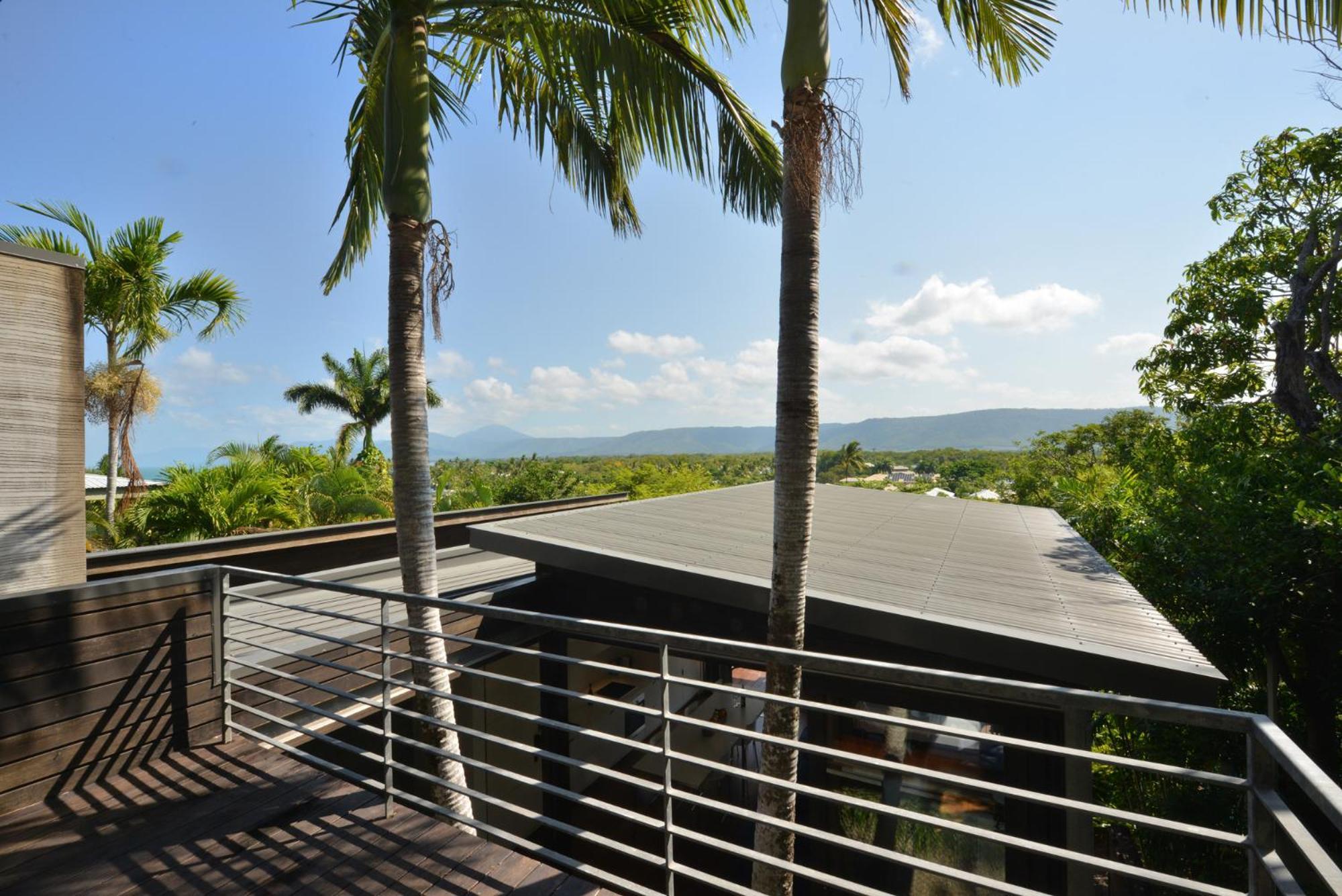53a Street - 4 Bedroom Close To Town
