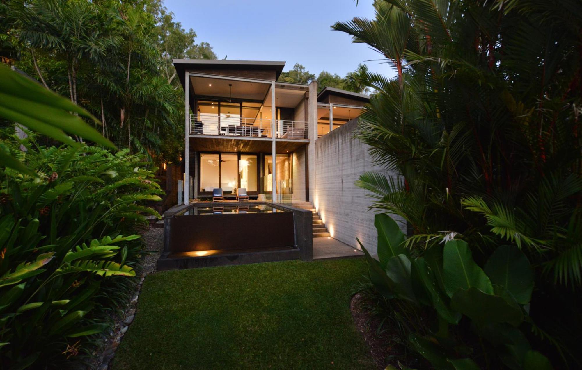 53a Street - 4 Bedroom Close To Town