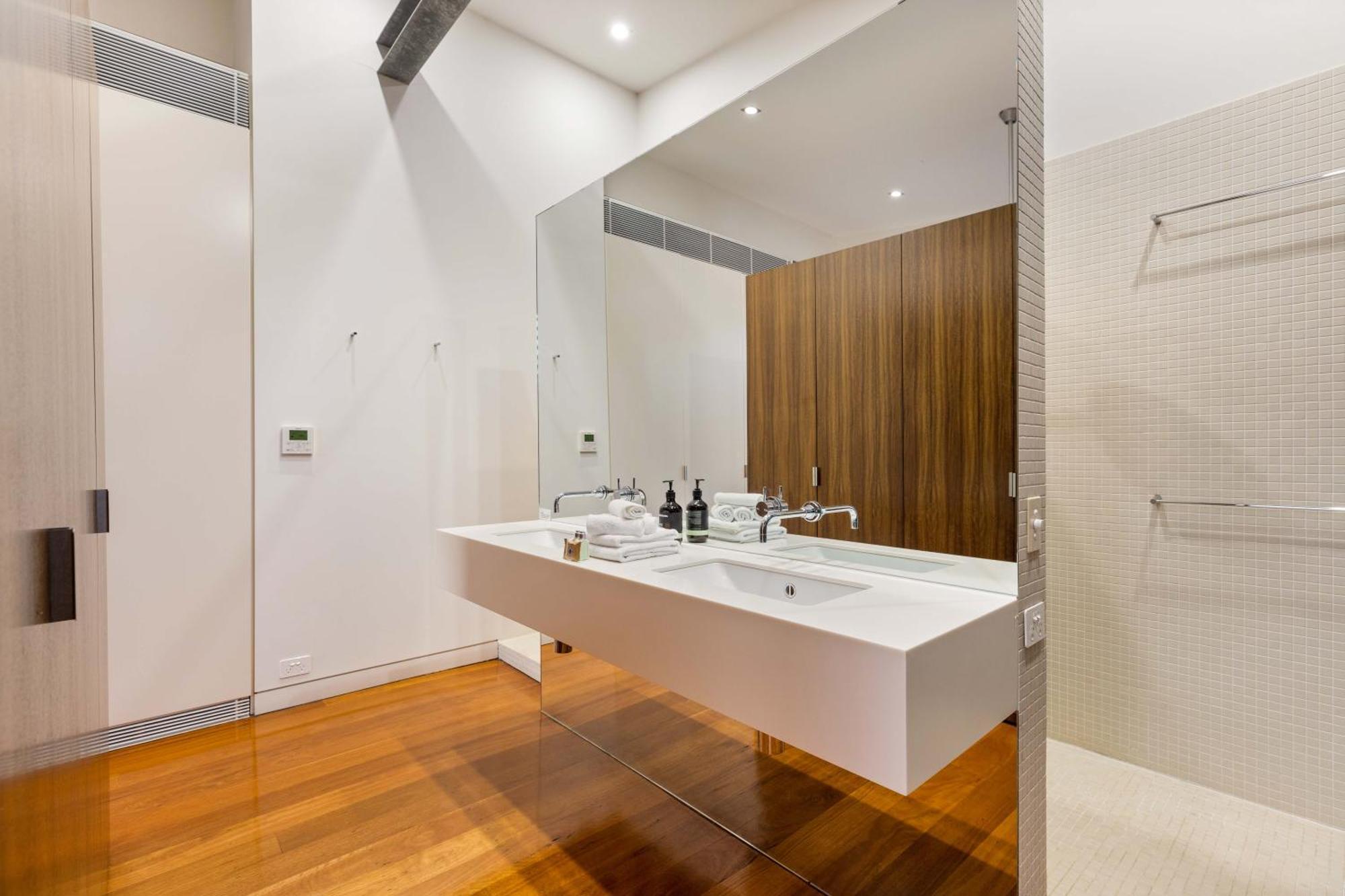 Villa 53b Street - Modern Luxury In *