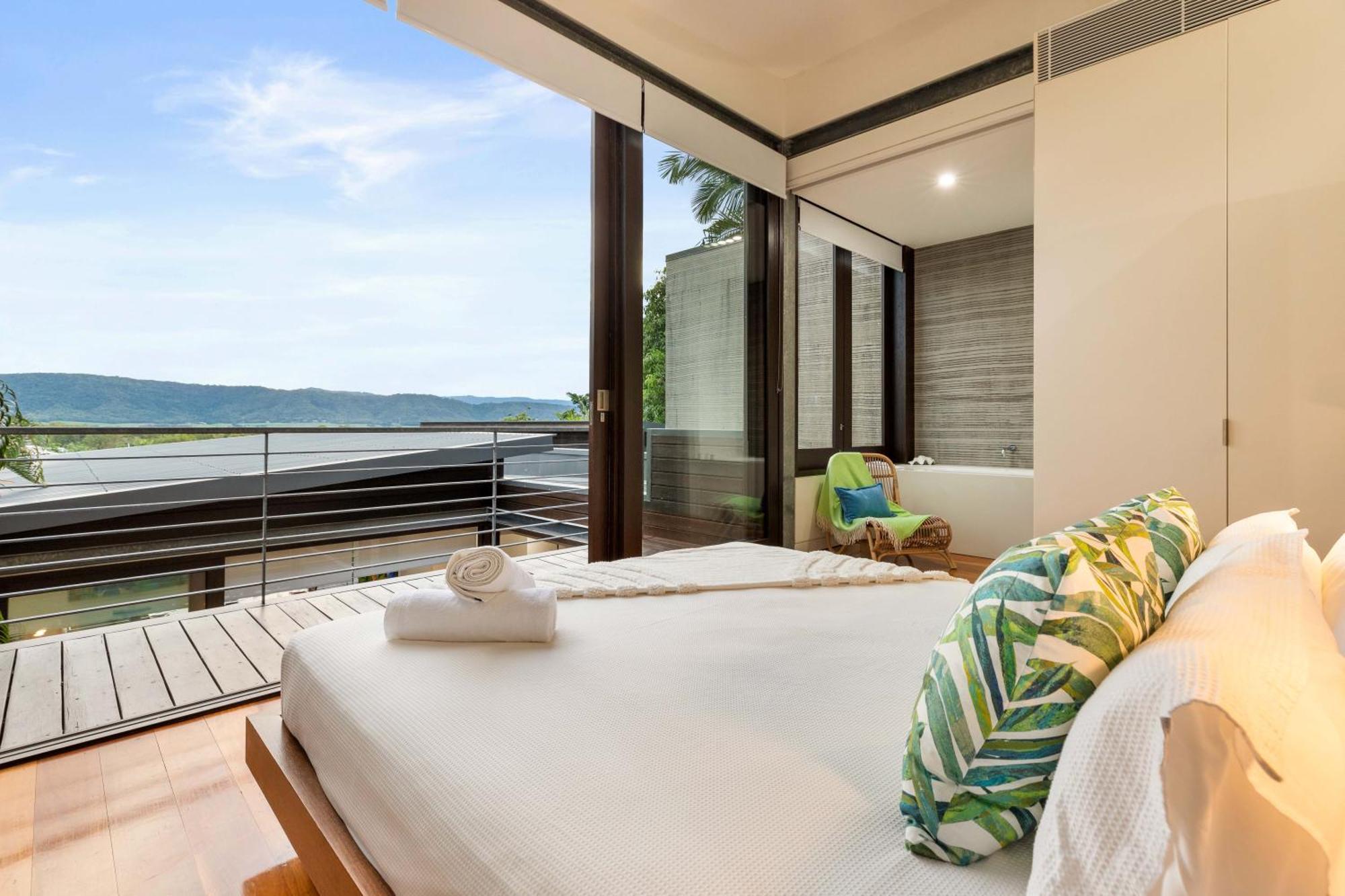 Villa 53b Street - Modern Luxury In