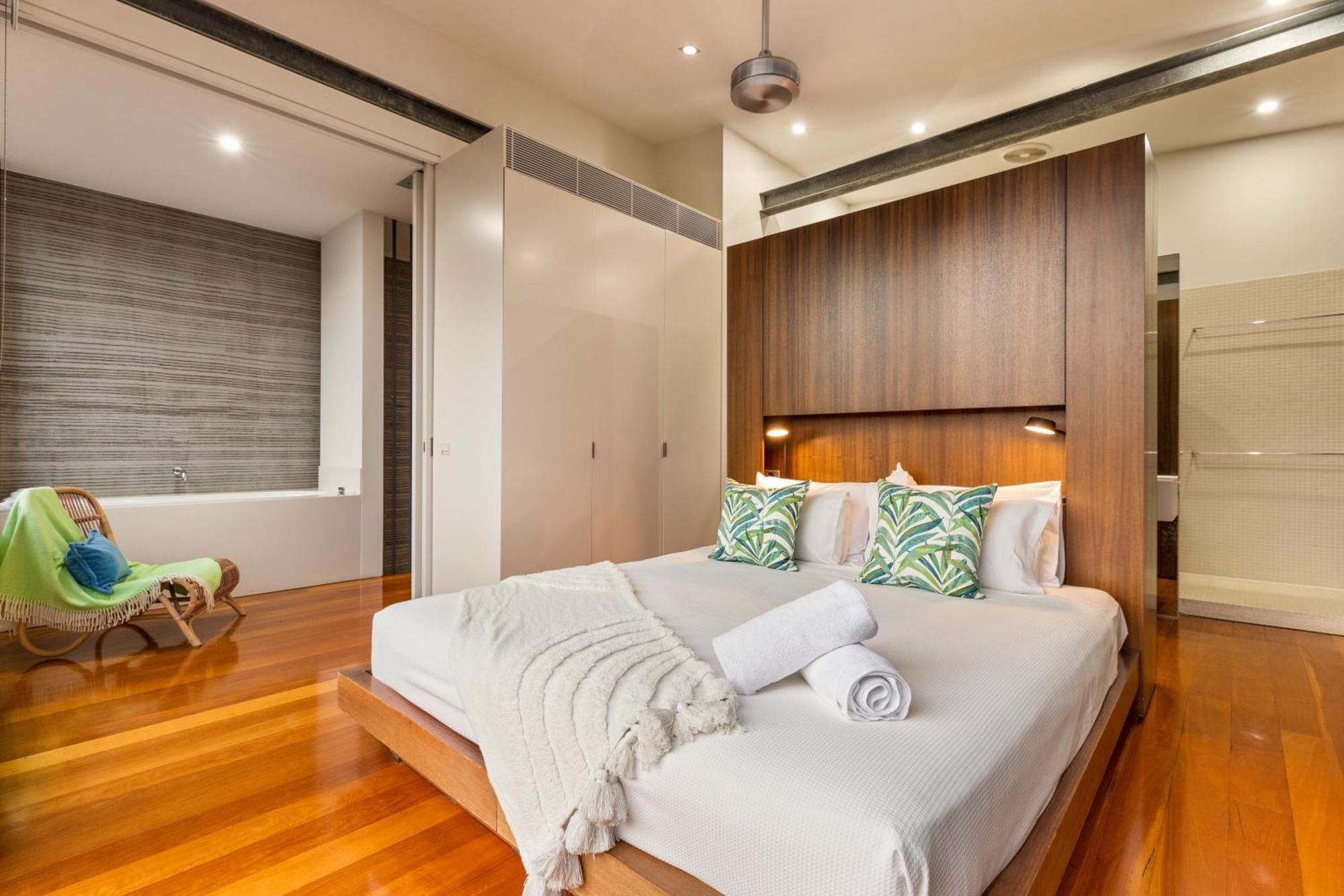 Villa 53b Street - Modern Luxury In *