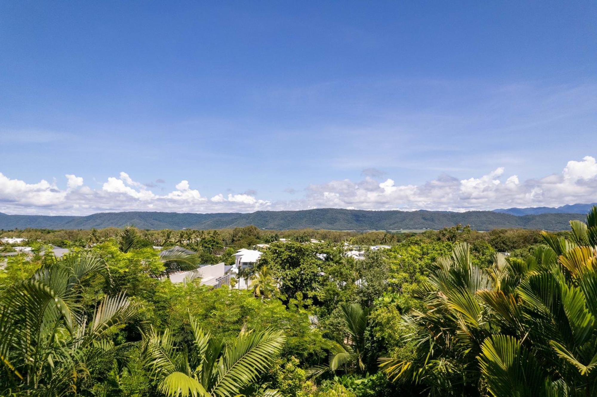 53b Street - Modern Luxury In Villa Port Douglas