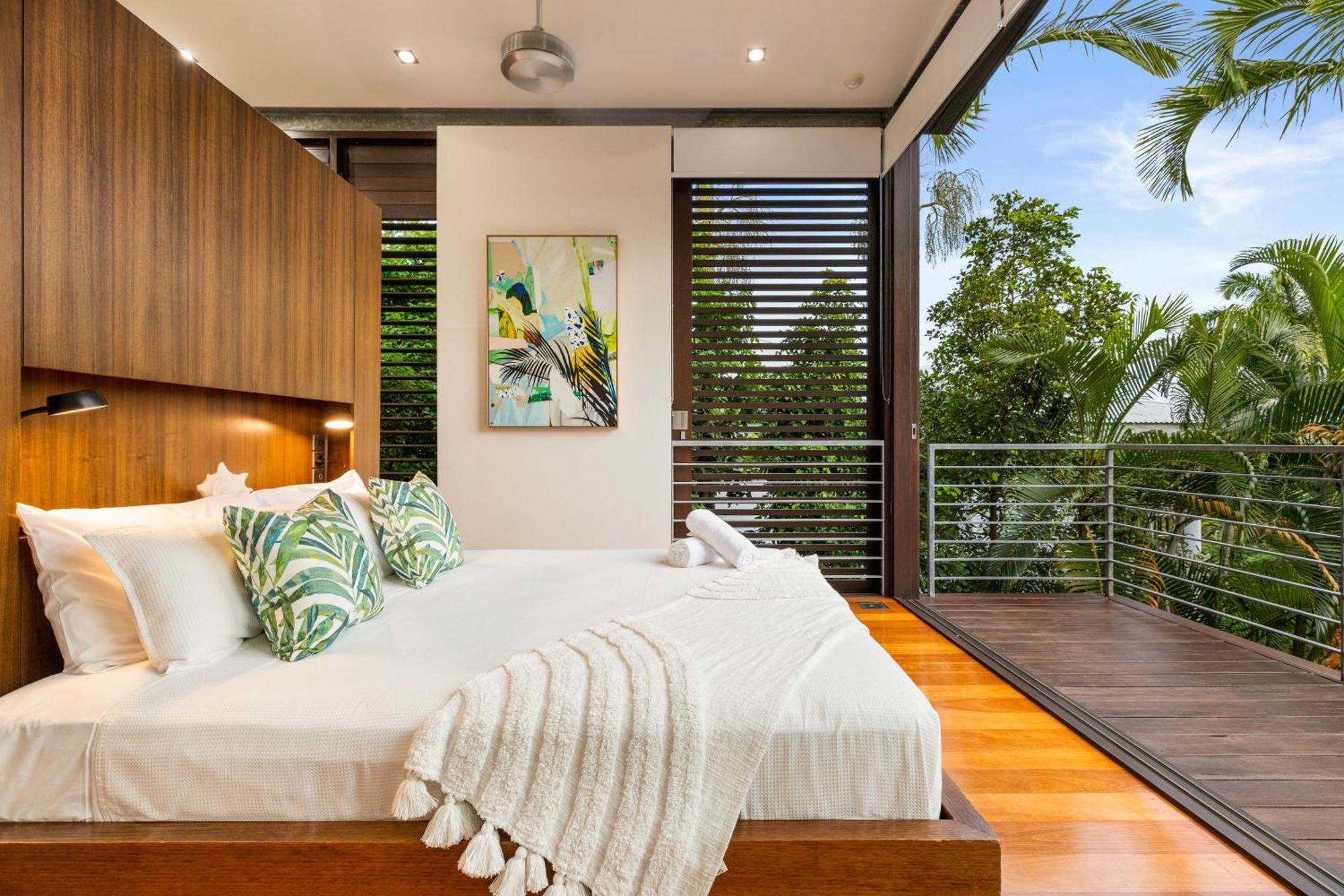 53b Street - Modern Luxury In Villa