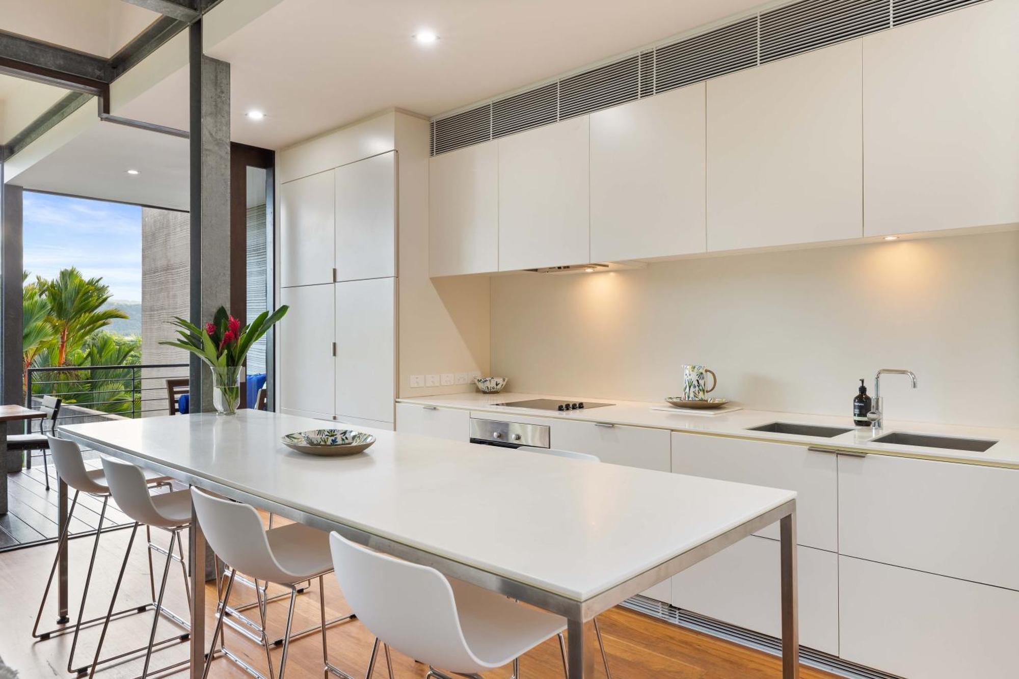 53b Street - Modern Luxury In Port Douglas