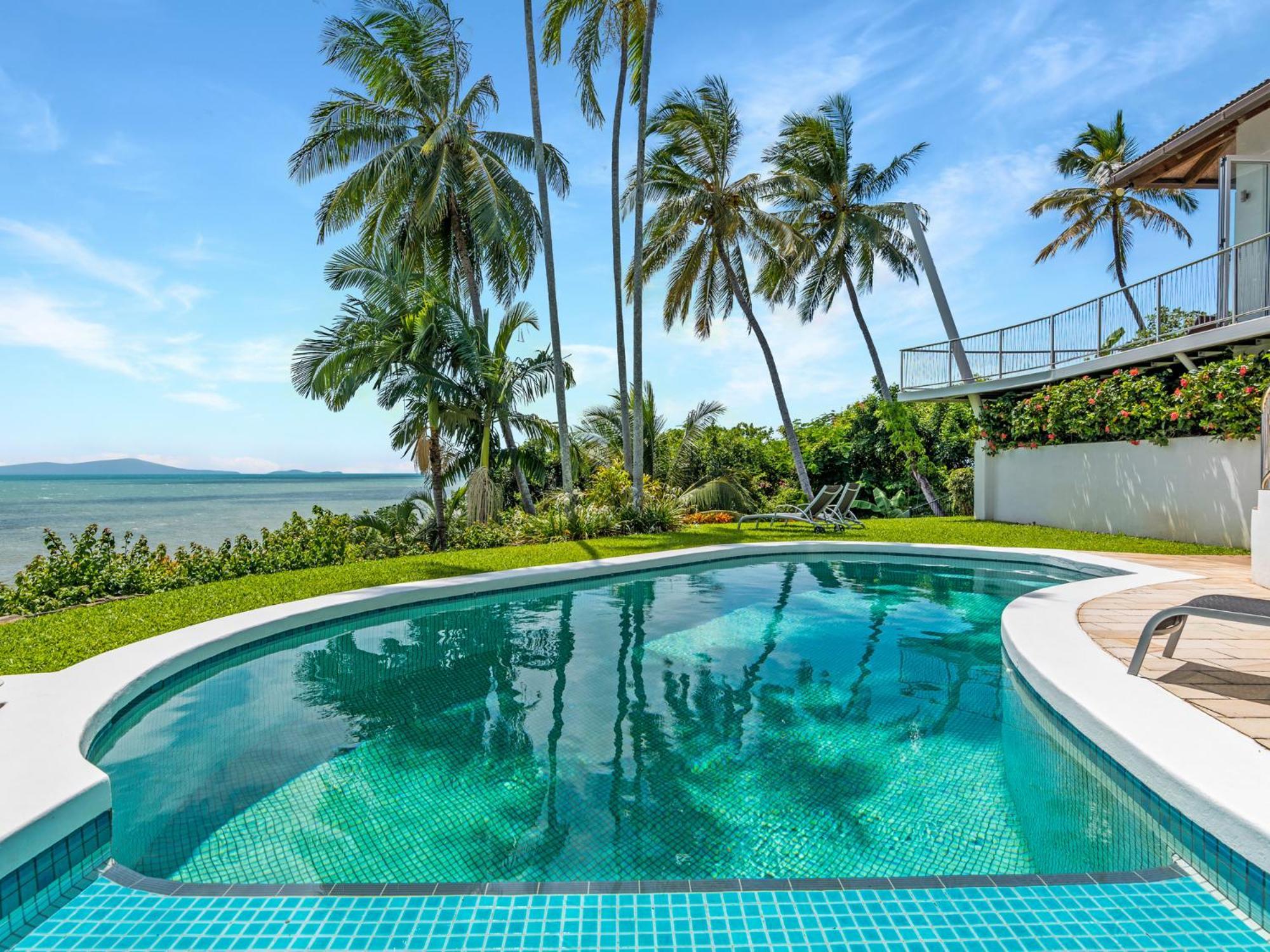 The Pinnacle - Stunning Views In The Town Centre Holiday home Port Douglas