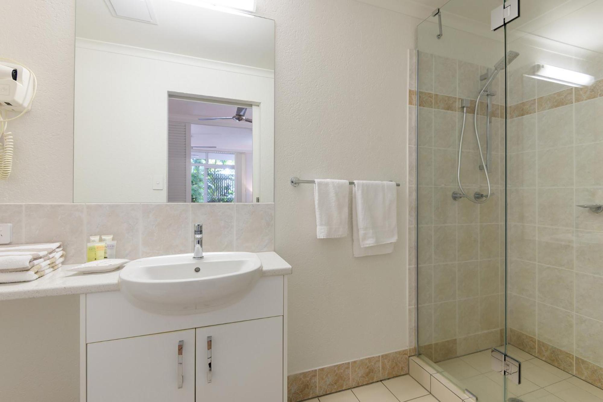 1 Bedroom Palm #18 *