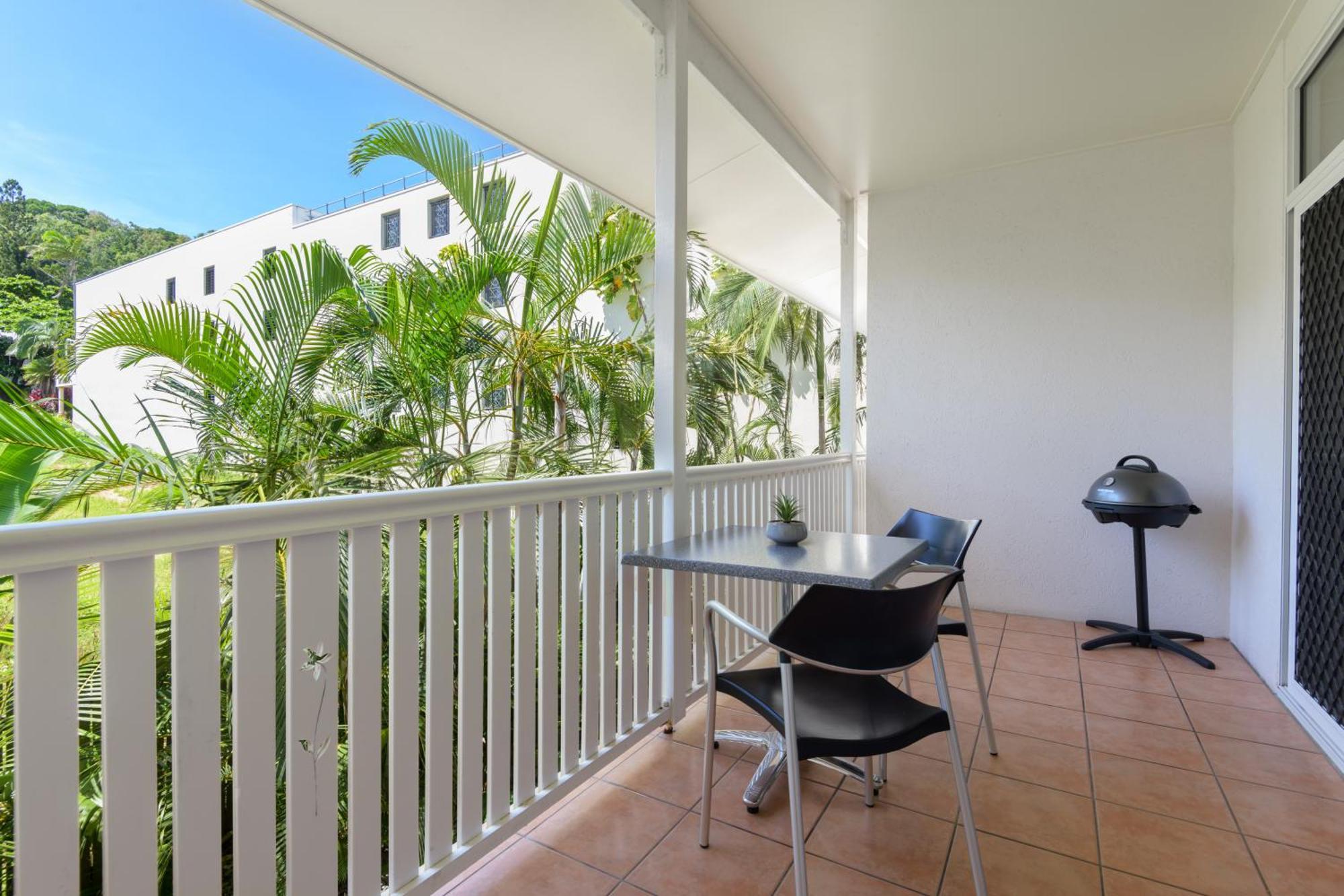Apartment 1 Bedroom Palm #18