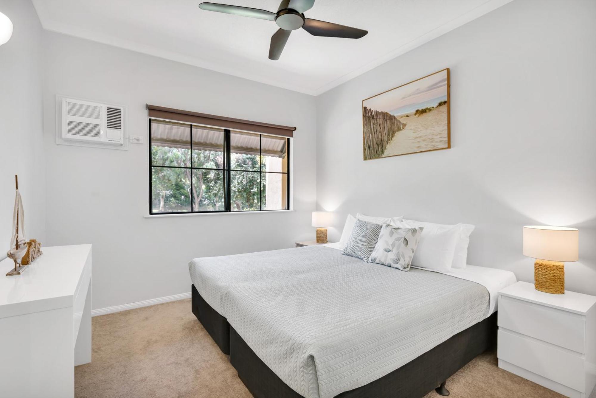 Apartment 2 Bedroom Escape At Port *