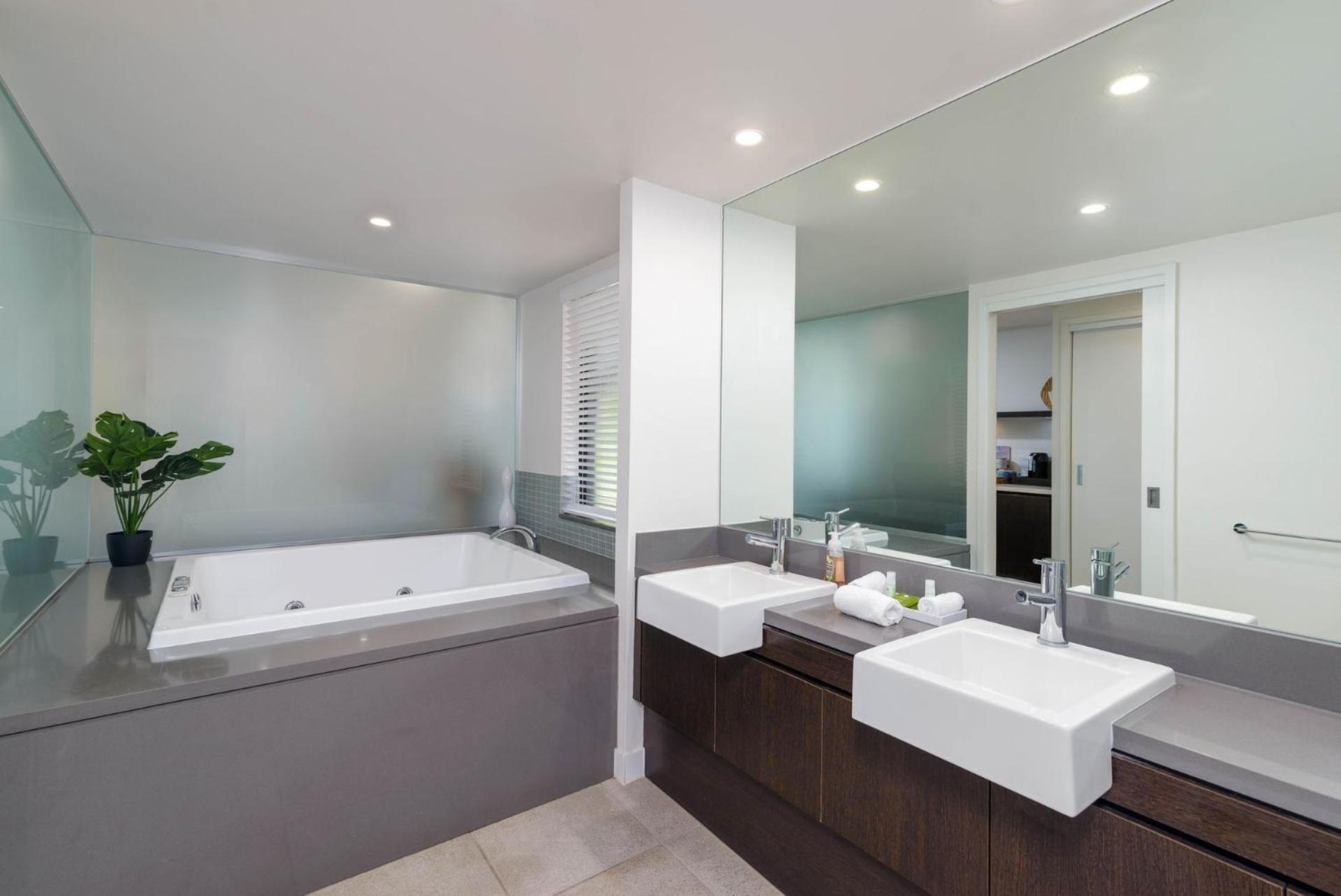 201 And 202 Temple By The Sea - 3 Bedroom Apartment *