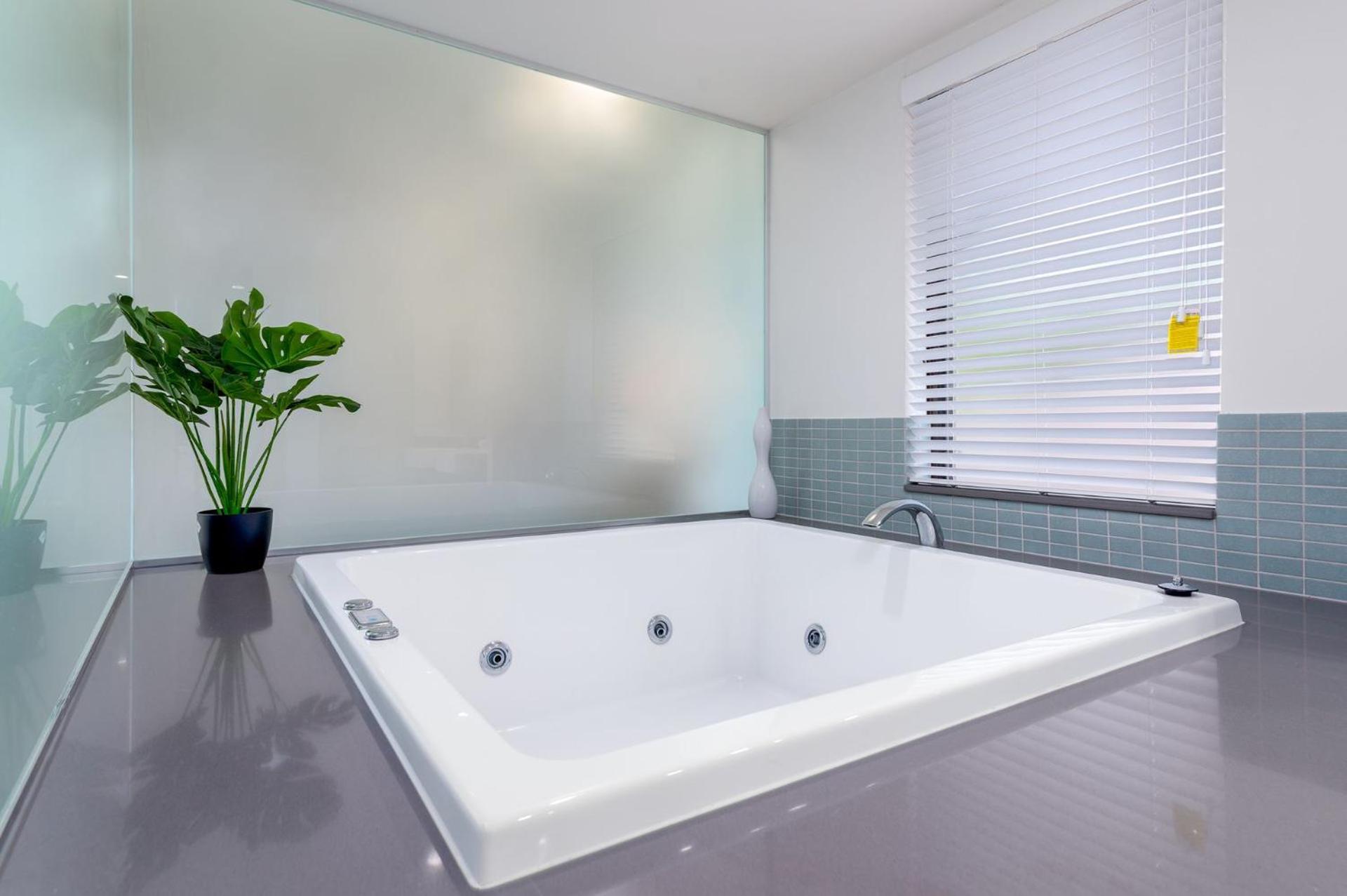 Apartment 201 And 202 Temple By The Sea - 3 Bedroom *