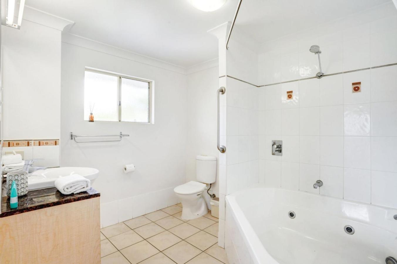 24 Plaza With Heated Pool *