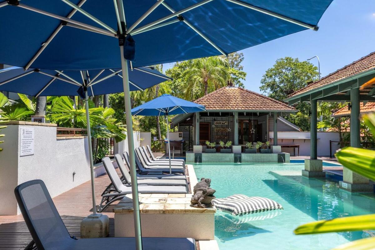 Hibiscus Pool View 49b