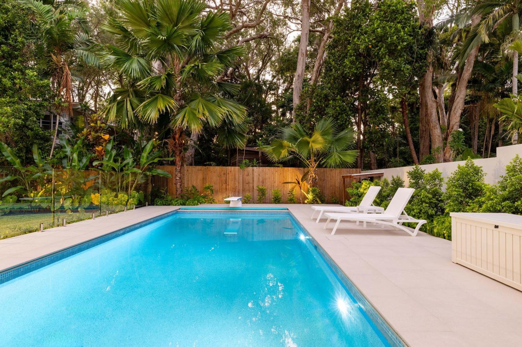 Tropical By The Holiday home *
