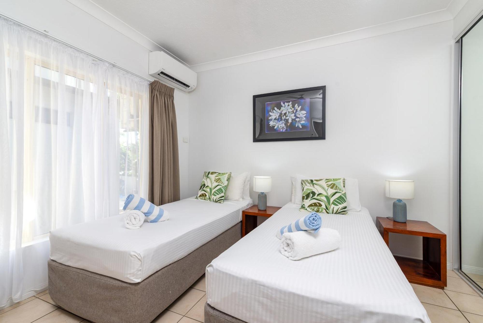 Seascape Holidays At Plaza