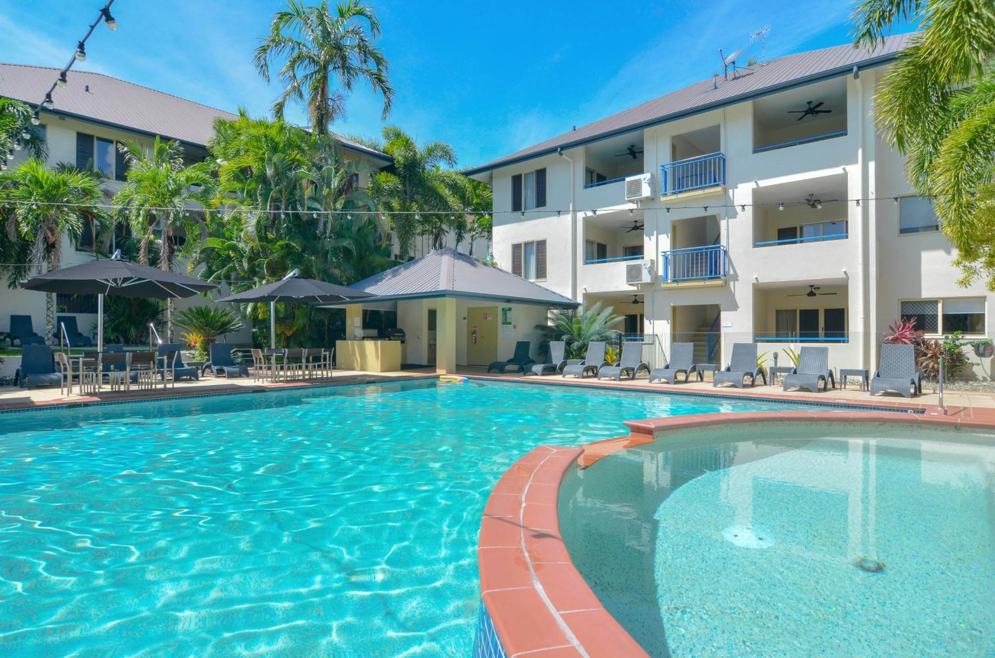 Seascape Holidays At Plaza