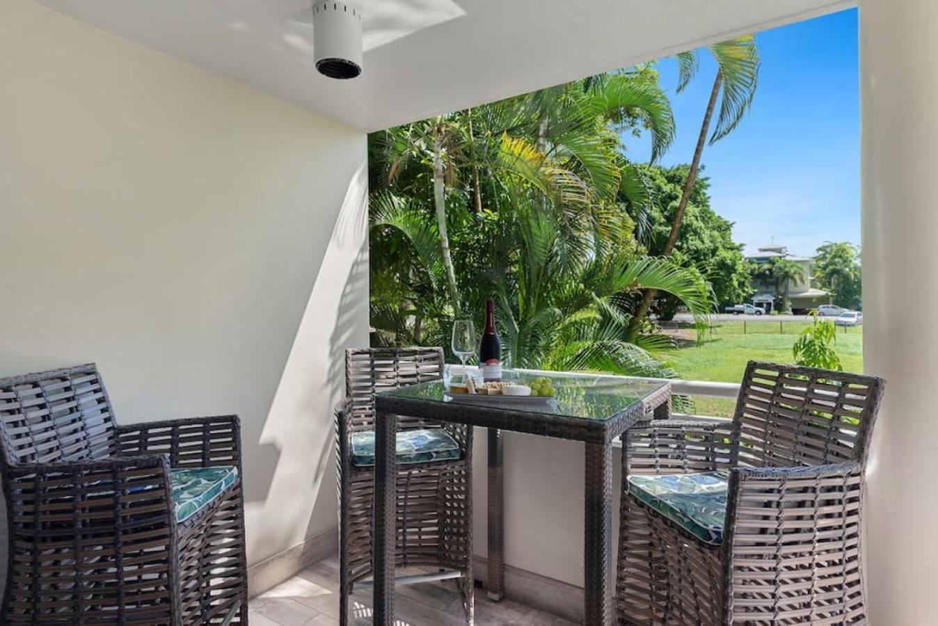 Beachluxe Sunseeker, Sublime Tropical