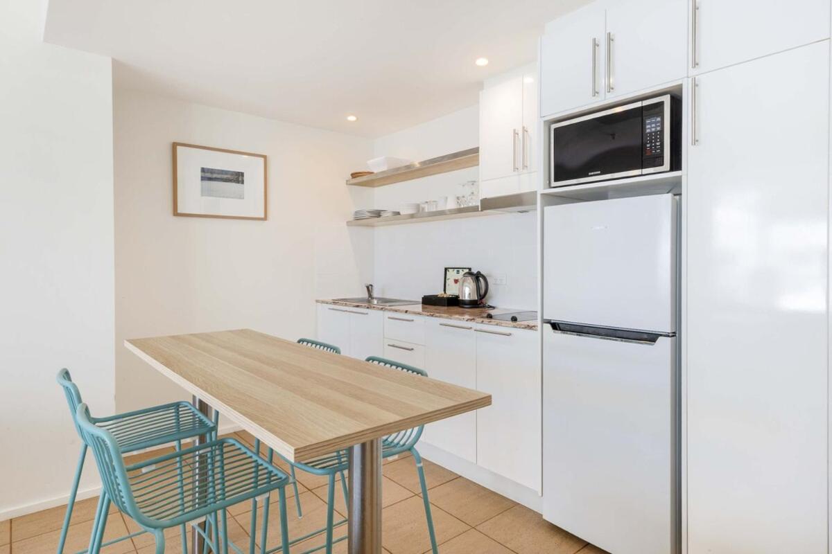 Apartment Poolview Dual-key & Br 79 At Portsea *