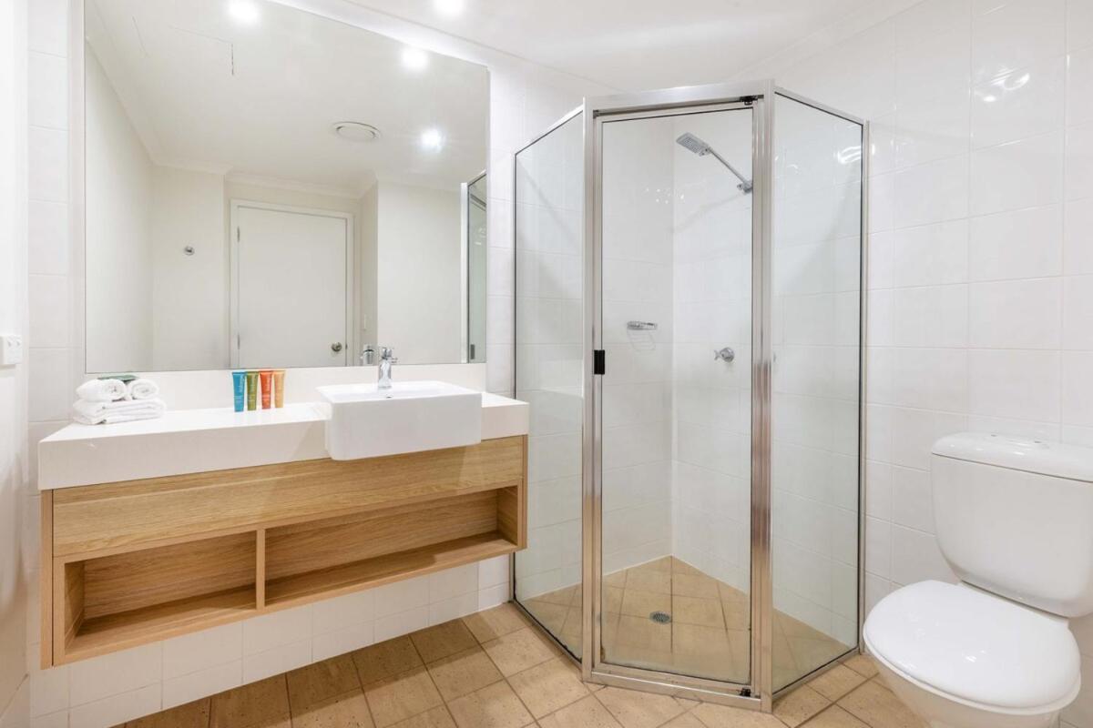 Poolview Dual-key & Br 79 At Portsea Apartment