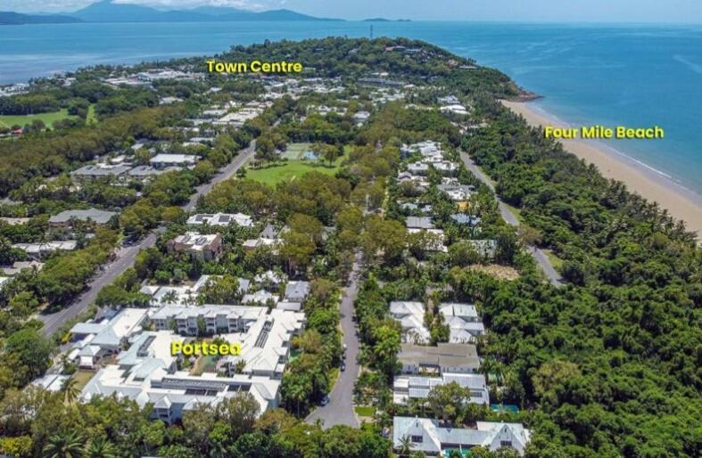 Poolview Dual-key & Br 66 At Portsea * Port Douglas