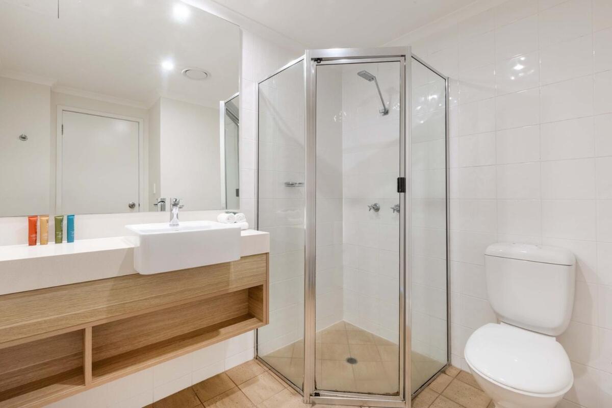 Poolview Dual-key & Br 66 At Portsea Apartment