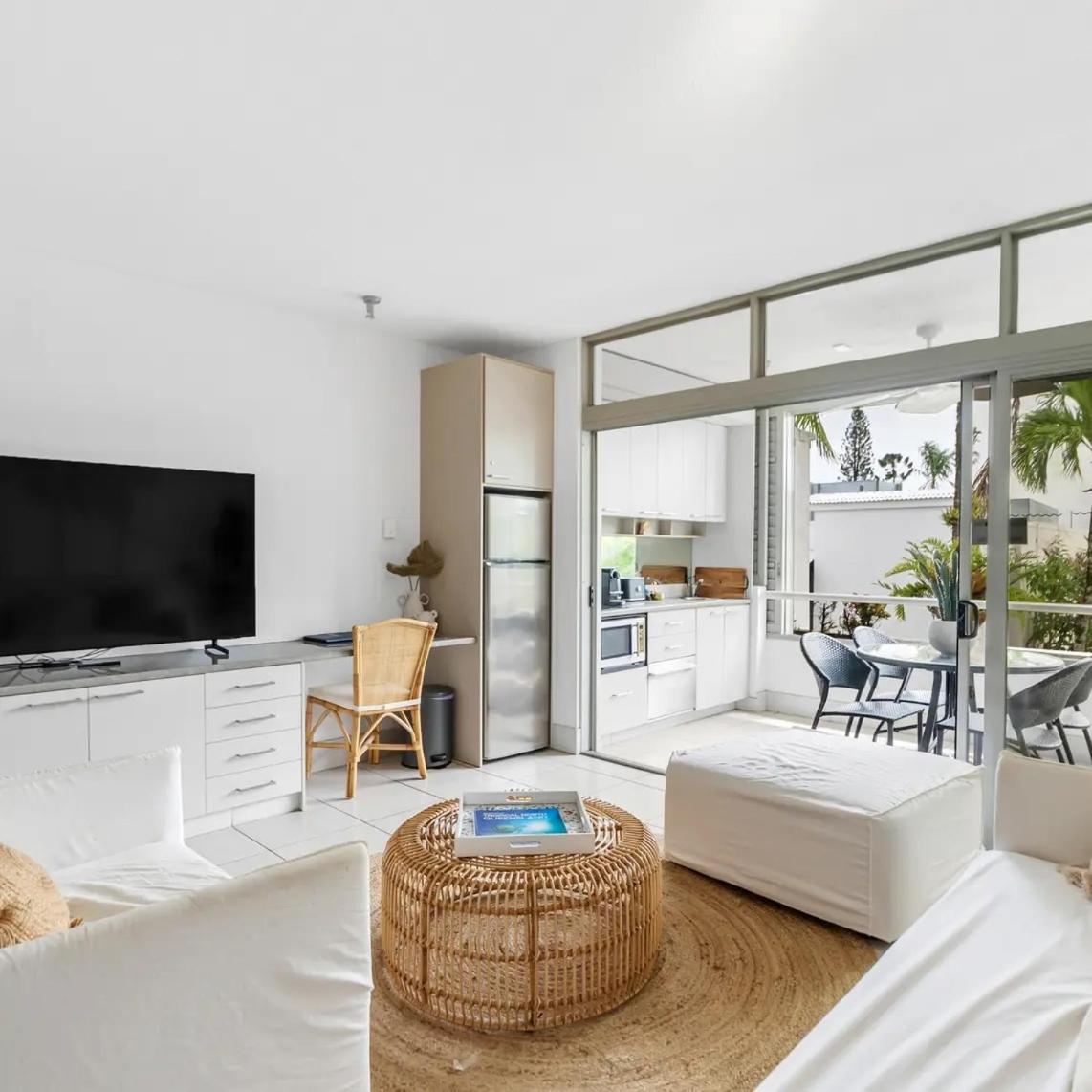 Apartment Wanderlust - Little Slice Of Heaven On Macrossan Str Port Douglas