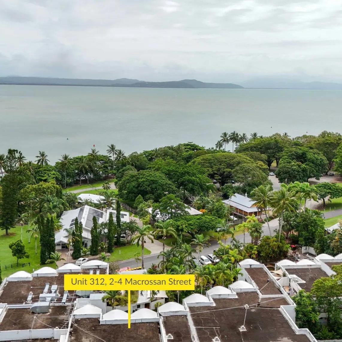 Apartment Wanderlust - Little Slice Of Heaven On Macrossan Str Port Douglas