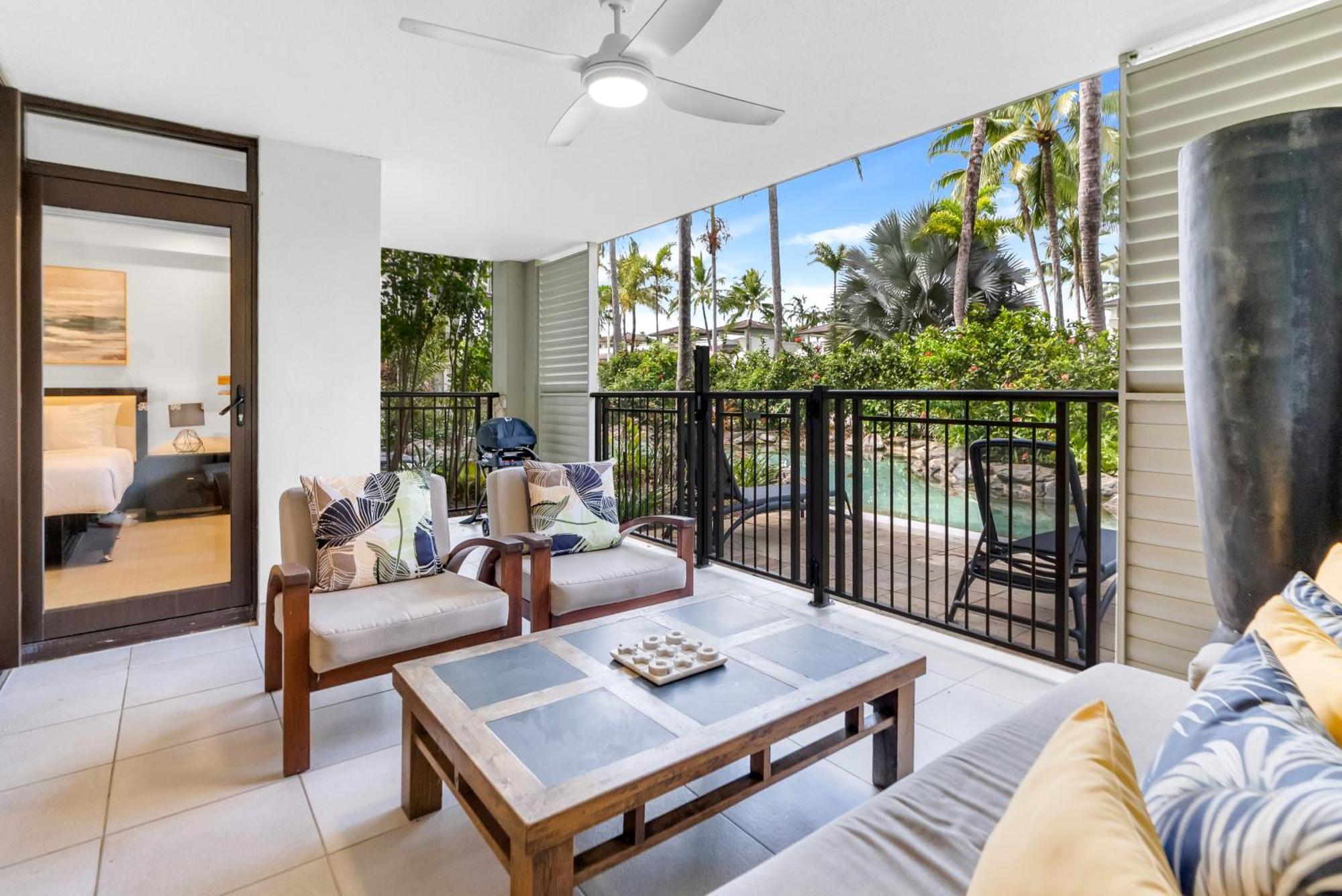 Resort-style Swim Out - A True Tropical Oasis Apartment Port Douglas