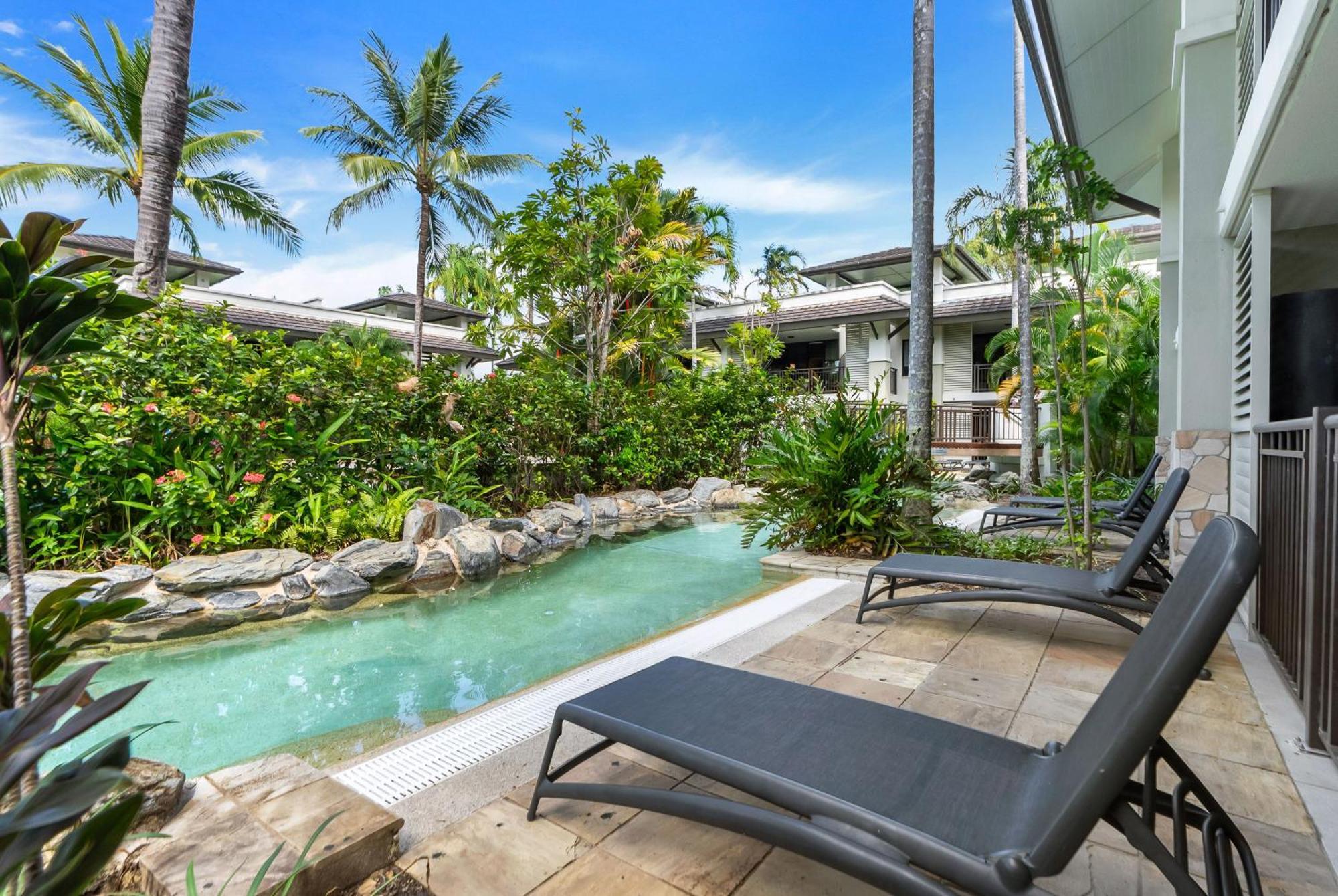 Resort-style Swim Out - A True Tropical Oasis Apartment *