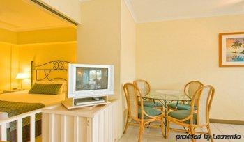 Le Cher Du Monde Adults Only 4*