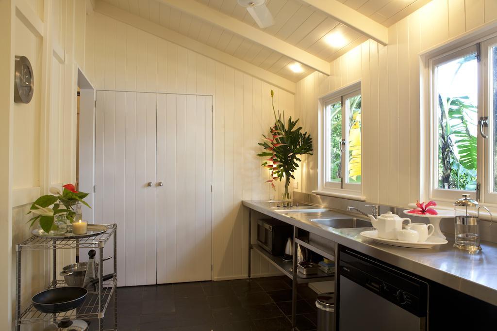 Hotel & Port Douglas