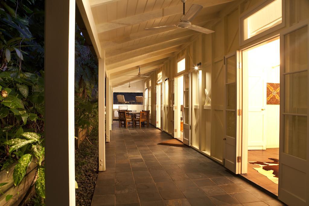 Hotel & Port Douglas