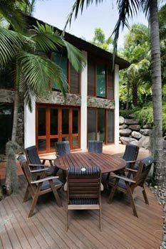17 Wharf Street Apartment *