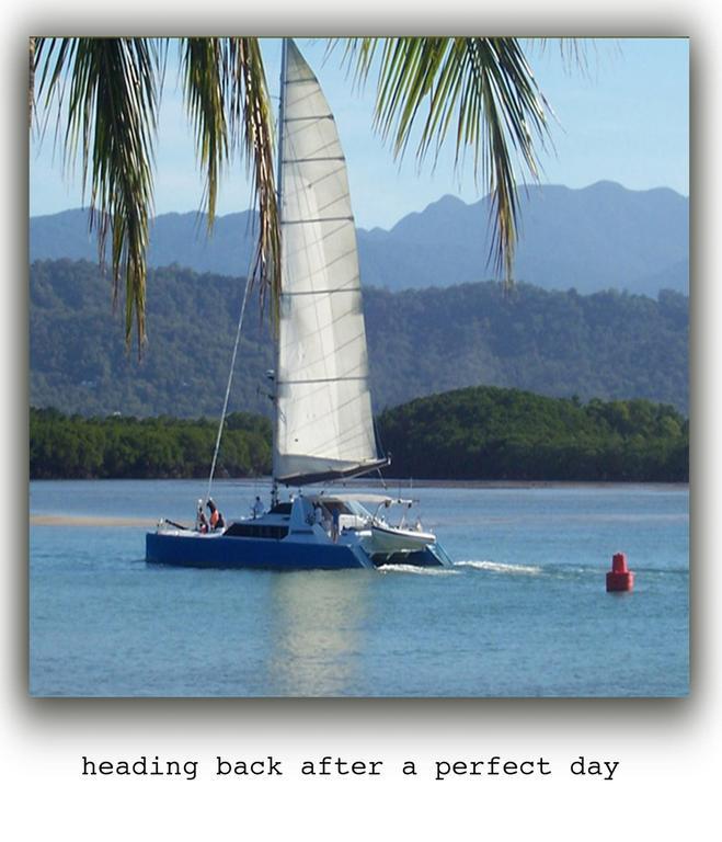 - Adults Only Oasis 4*