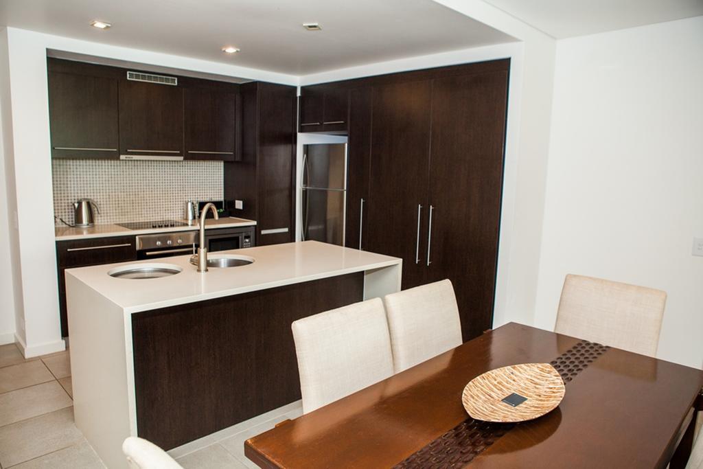 160 Temple Swimout Apartment *