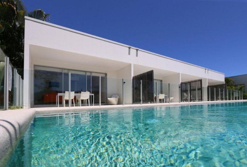 Pool 4*