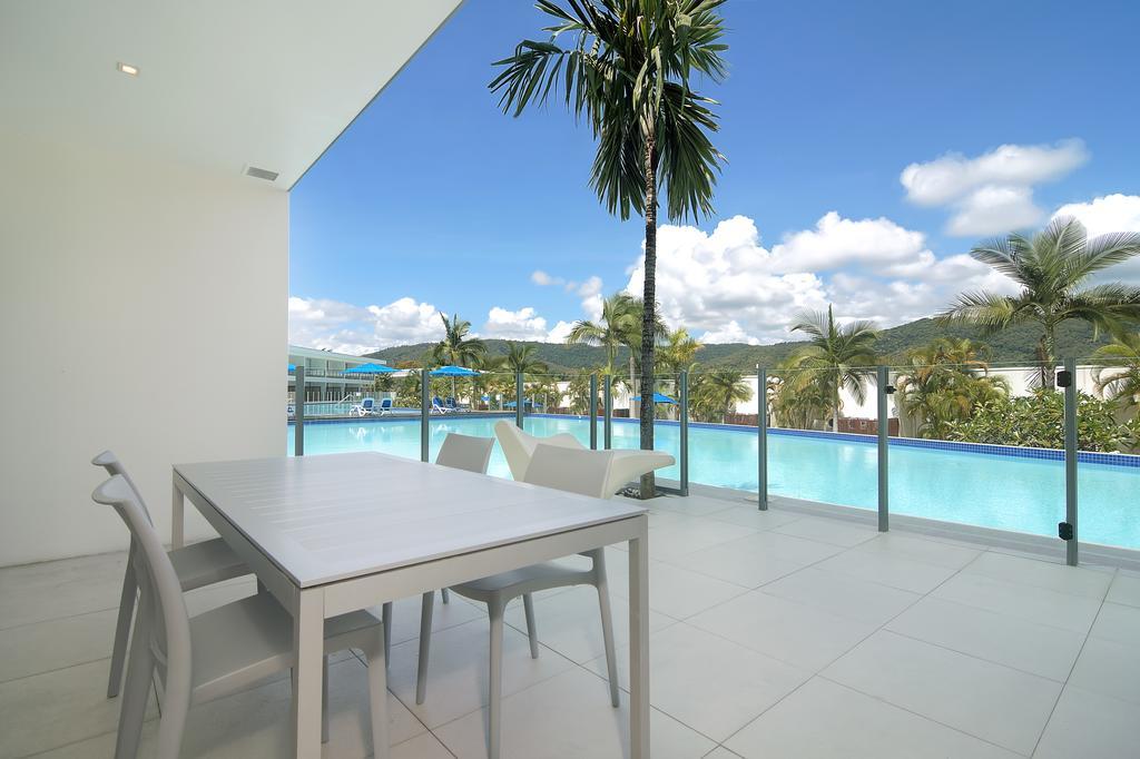 Aparthotel Pool