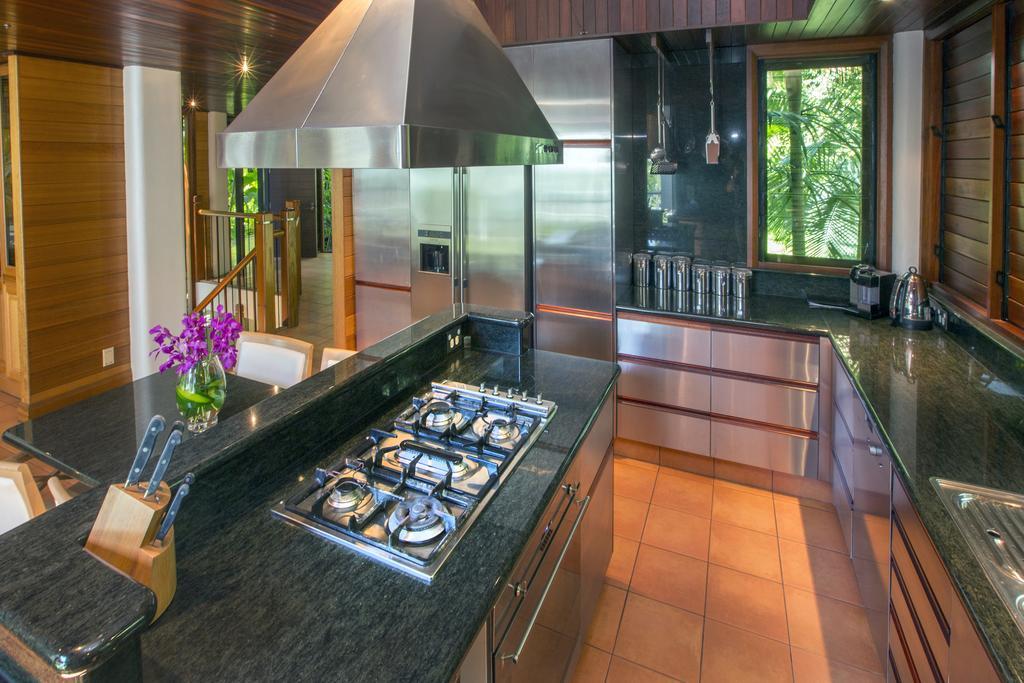 Holiday home 17 Wharf Street - Luxury Holiday Port Douglas