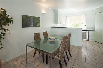 Seascape Holidays- Beaches Apartment Port Douglas