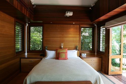 17 Wharf Street Apartment *