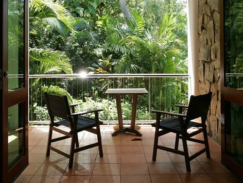 17 Wharf Street * Port Douglas