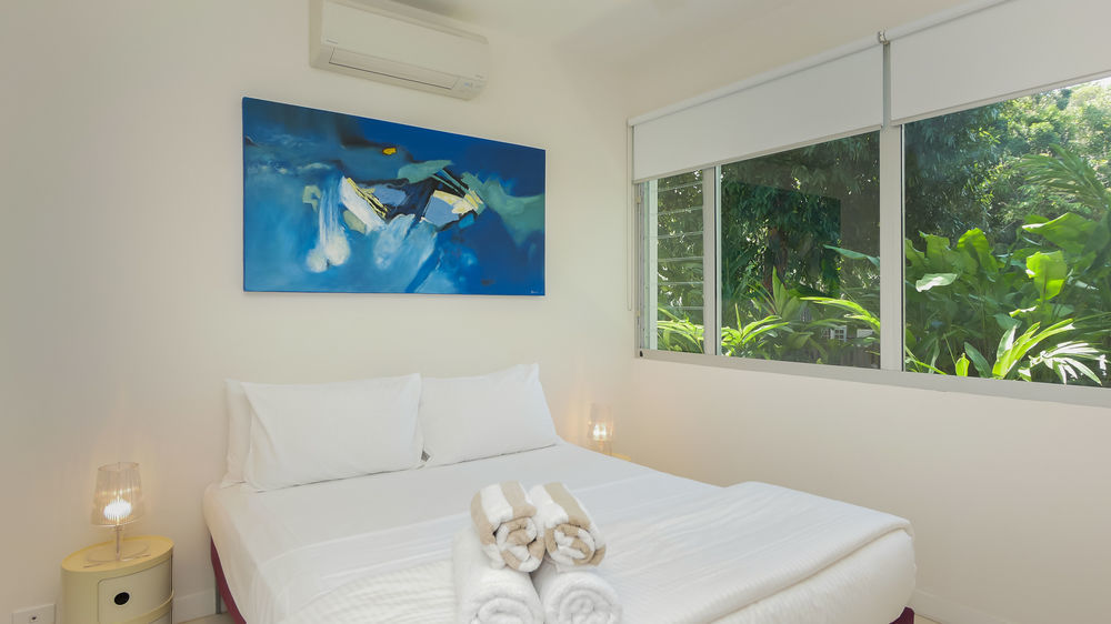 Pool Aparthotel 4*