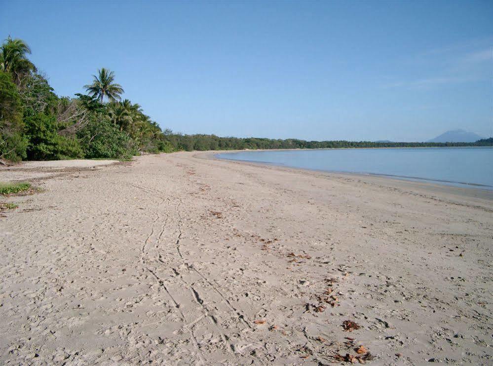 Dreamcatcher Beach-side