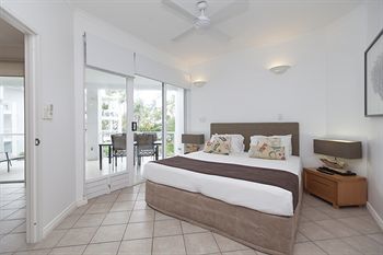 Seascape Holidays- Beaches Apartment